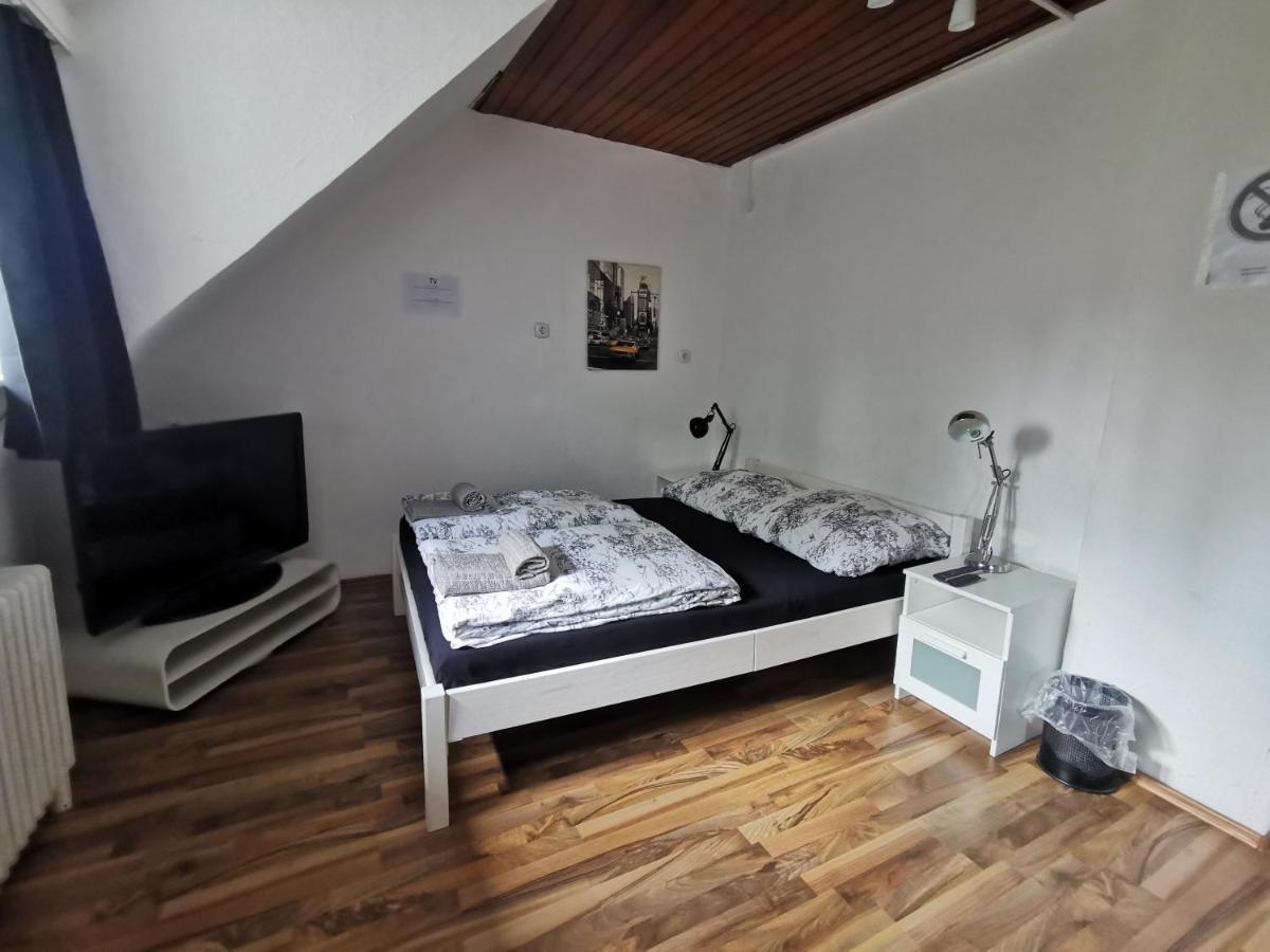 Eva'S Hostel - Self Check-In & Only Private Rooms Dusseldorf Exterior photo